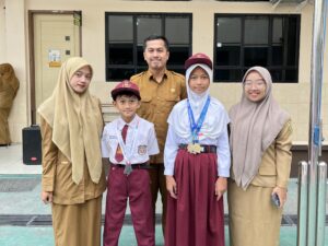 MURID BERPRESTASI SD IT INSAN KAMIL